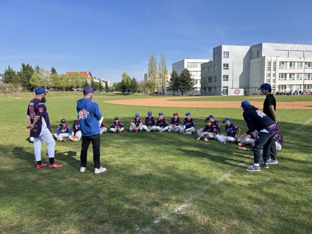 Baseballové zápasy 12.4. – galéria